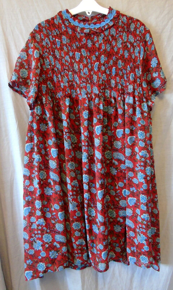 Red Floral Dress En Creme Size 12 Age 14-15 Years